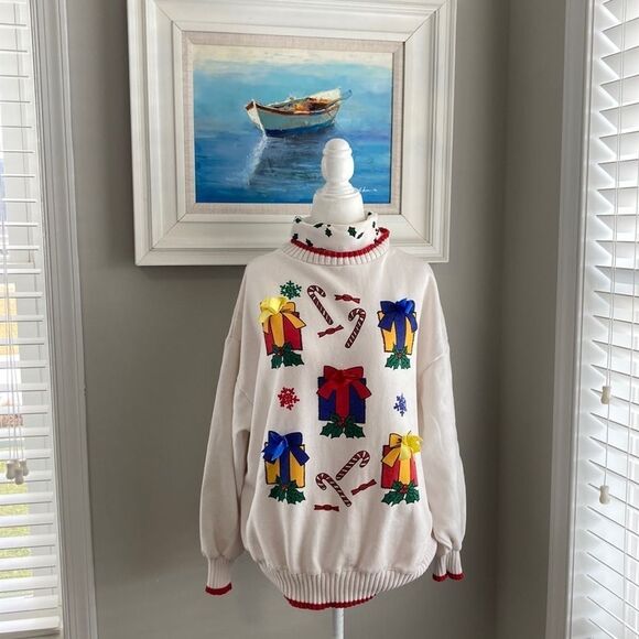 Vintage Holiday Present Christmas Turtleneck Sweatshirt - Picture 1 of 11